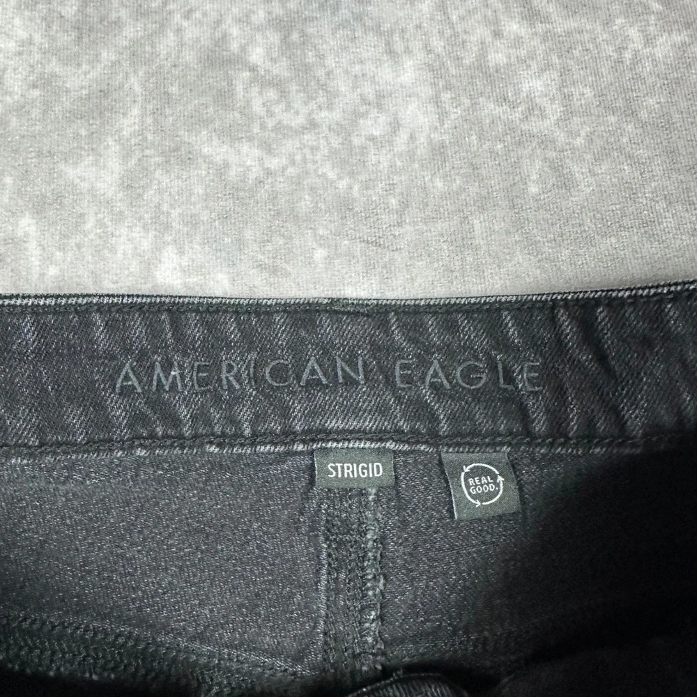American Eagle Strigid Ultra Wide Leg Jeans Washed Black Raw Hem Size 4 Skater